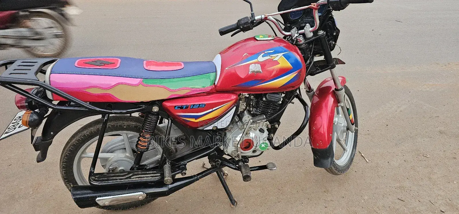 Bajaj Boxer 125 2023 Red