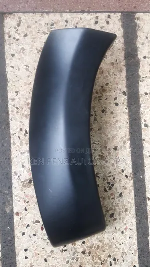 Hilux Vigo Fender Molding