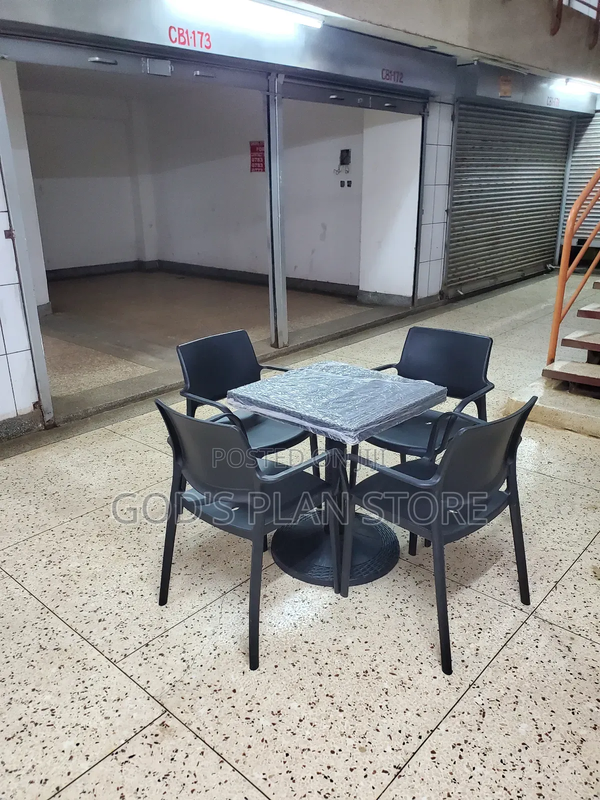 Restaurants Dining Plastic Table and Chairs Plastic Table and Chairs