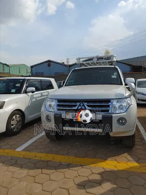 Mitsubishi Pajero 2011 White