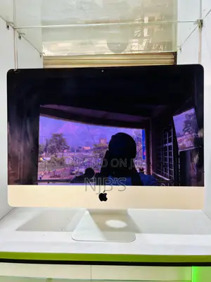 Desktop Computer Apple iMac 8GB Intel Core I5 SSD 512GB