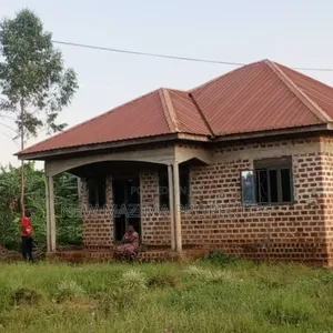 3bdrm Bungalow In Kasangati Kiti, Central Division For Sale