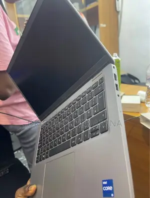 Laptop Dell Latitude 5320 8GB Intel Core I5 SSD 512GB