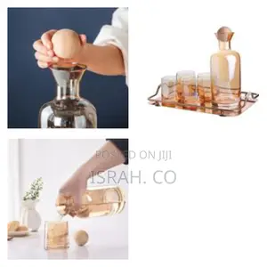 Glass Carafe Water Pitcher With Wood Lid,