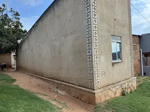 3bdrm House in Bweyogerere Estate, Wakiso / Wakiso for sale