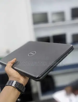 Laptop Dell Vostro 3300 4GB Intel Core Ultra 5 SSD 128GB
