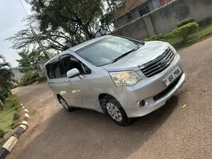 Toyota Noah 2011 White