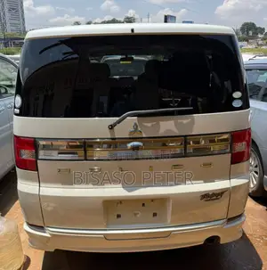 Mitsubishi Delica 2012 White