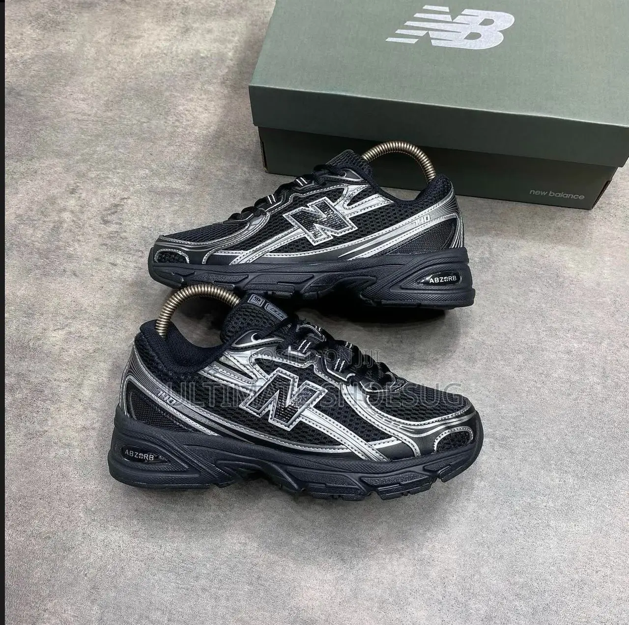 New Balance Abzorb 740