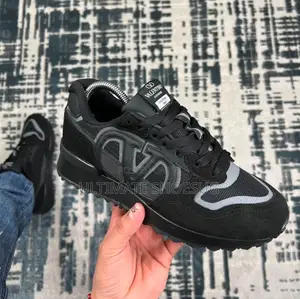 Valentino Caravani