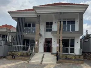 5bdrm Duplex in Kyanja, Central Division for sale
