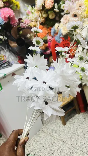 We Sell Artificial Flowers for Decoration