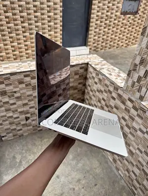 Laptop Apple MacBook Pro 8GB Intel Core I7 SSD 256GB