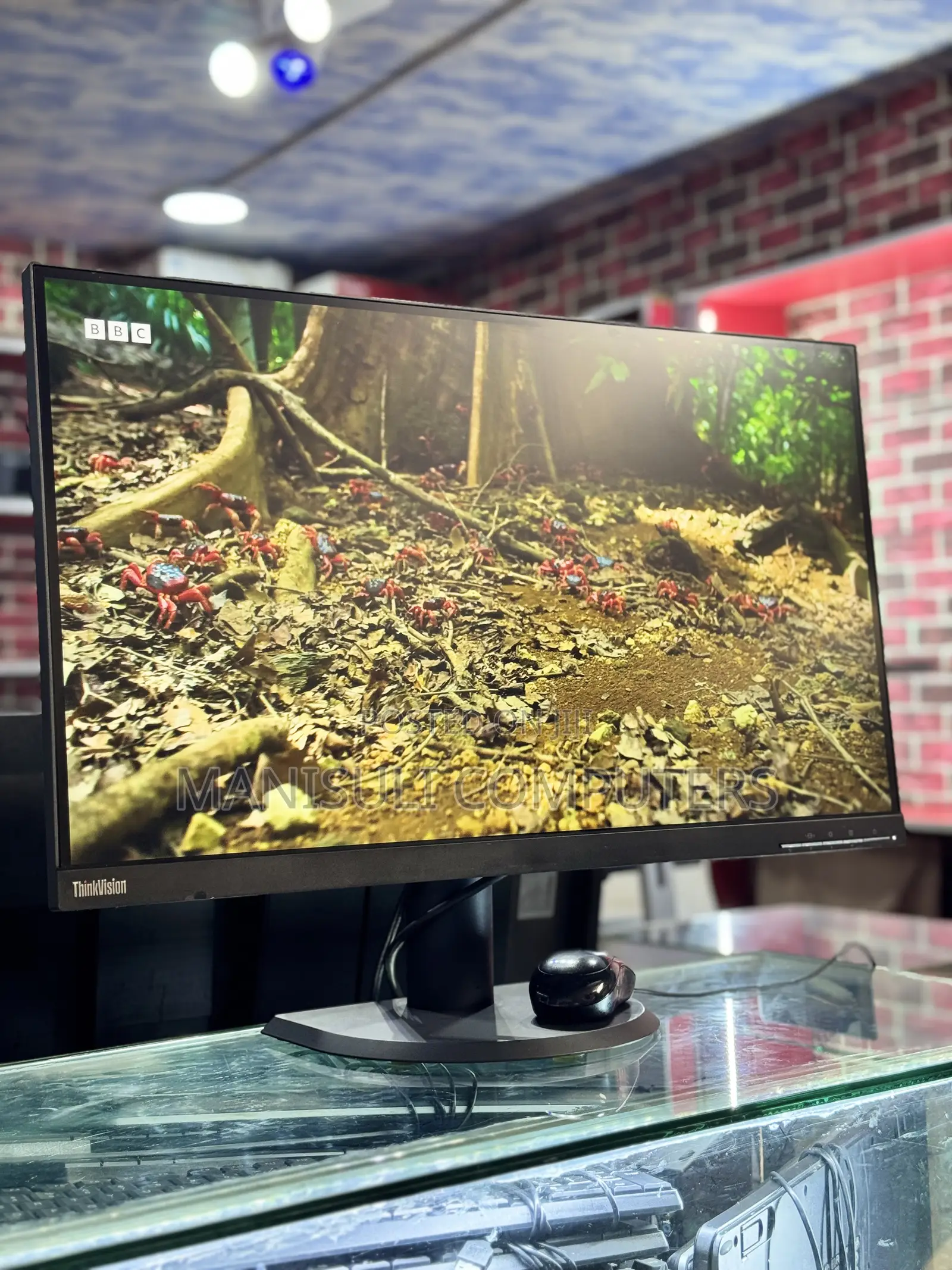 Lenovo Monitor 27.5 Inch Screen Ips Type C Hdmi Dp