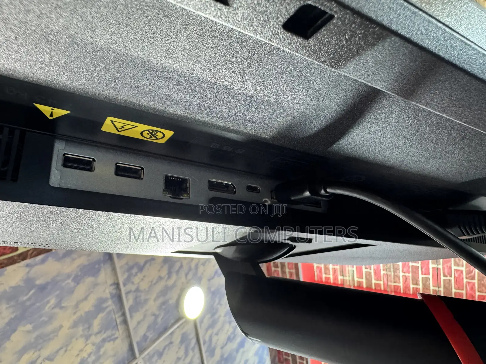 Lenovo Monitor 27.5 Inch Screen Ips Type C Hdmi Dp