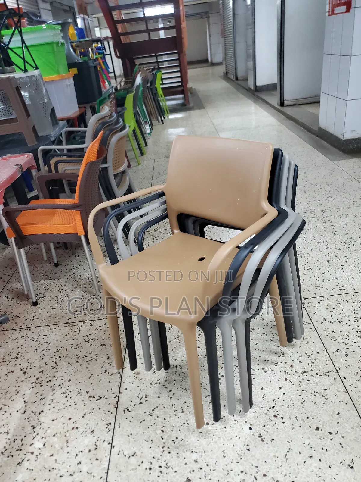 International Armed Plastic Chairs Plastic Chairs