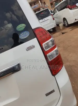 Toyota Noah 2.0 AWD (7 Seater) 2017 White