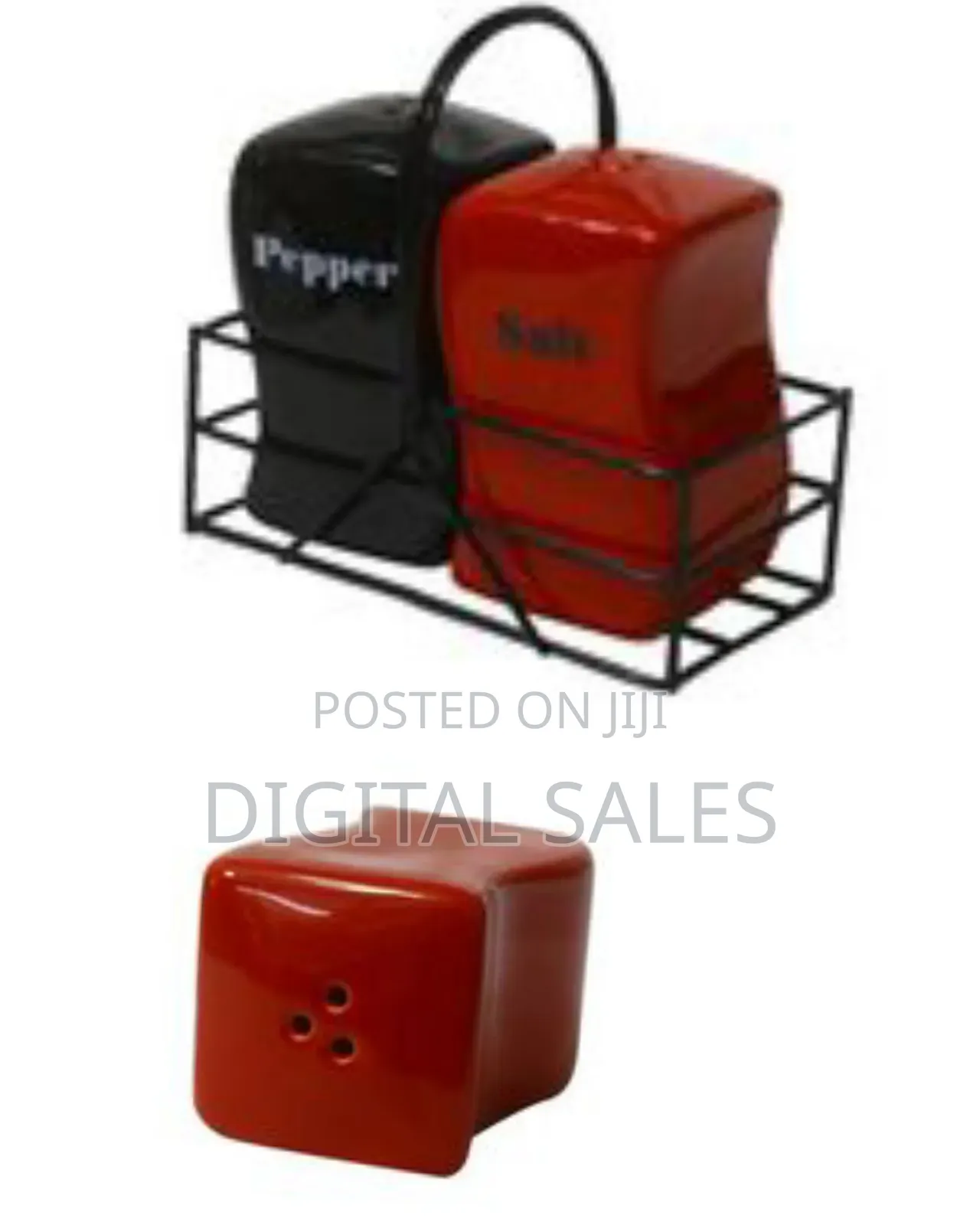 Pepper and Salt Shaker - Black and Red