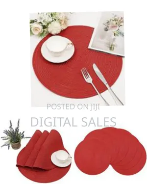 6 Round Decorative Placemats