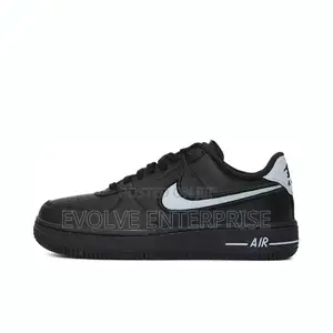 Nike Air Force 1 Wear-Resistant Low-Top Sneakers