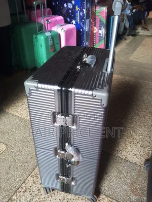 Noble Vip Extra Large Aluminium Plastic Suitcase. Extra Large.(Gray).