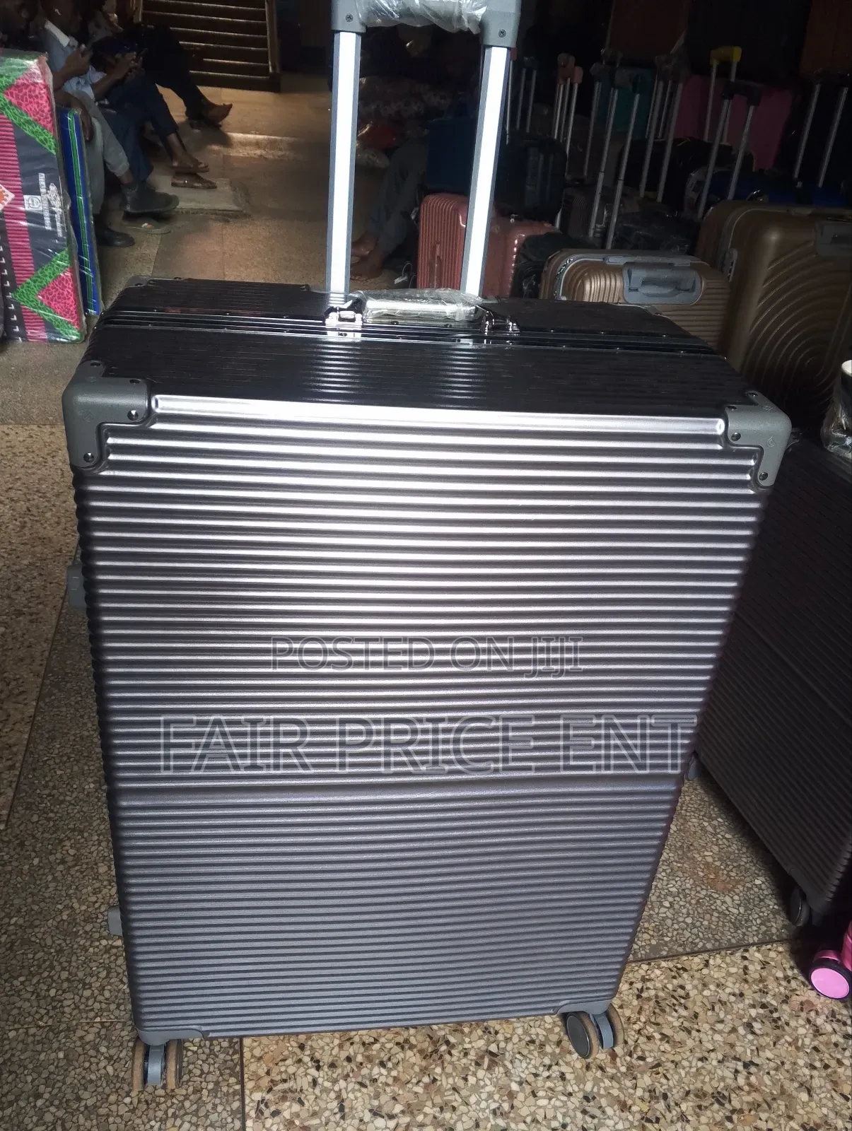 Noble Vip Extra Large Aluminium Plastic Suitcase. Extra Large.(Gray).