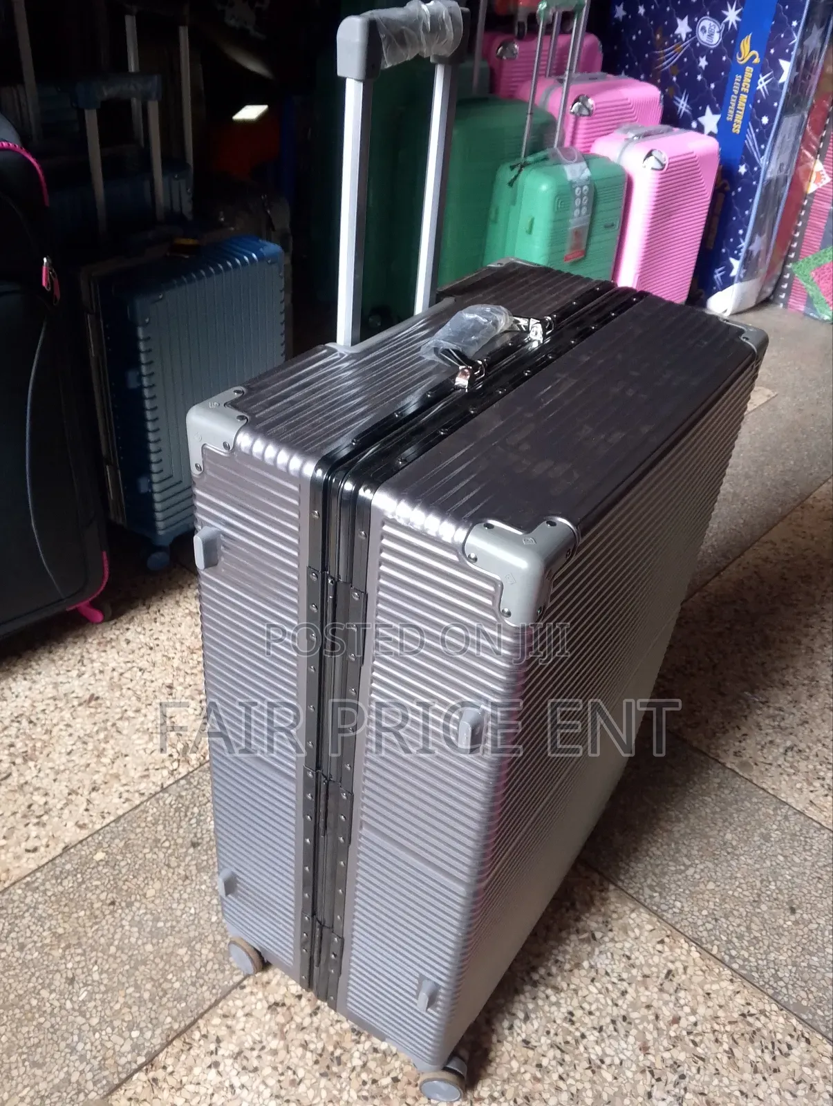 Noble Vip Extra Large Aluminium Plastic Suitcase. Extra Large.(Gray).