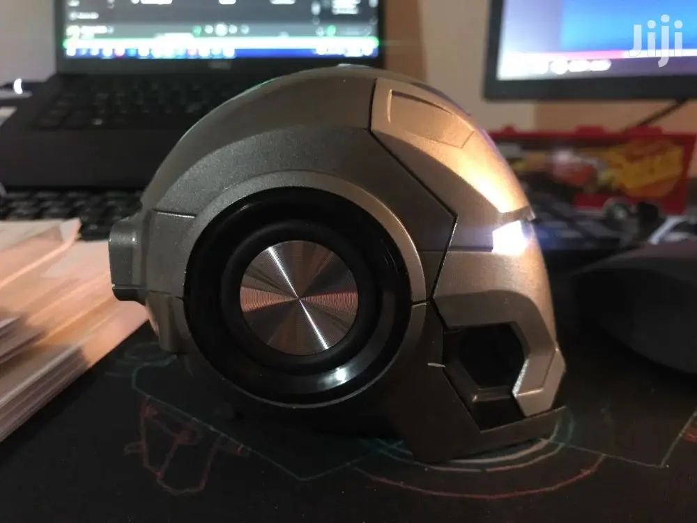 Black Mini Wireless Iron Man Helmet Bluetooth LED Speaker