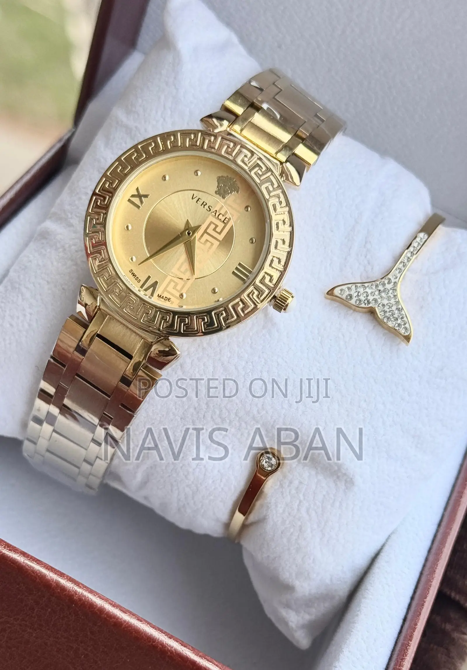 Versace Genuine Watches Plus Free Bracelete