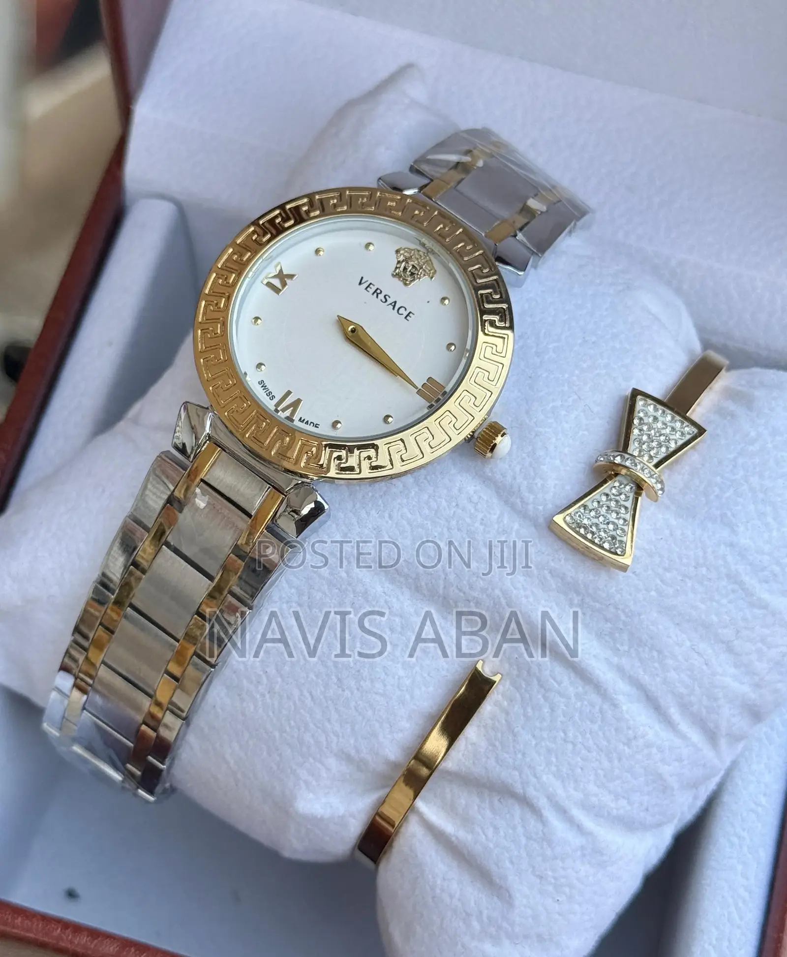 Versace Genuine Watches Plus Free Bracelete