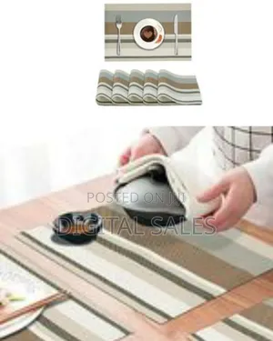 6 PCS Table Mats With a Runner