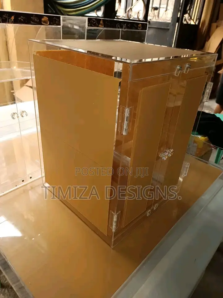 Clear Display Showcase