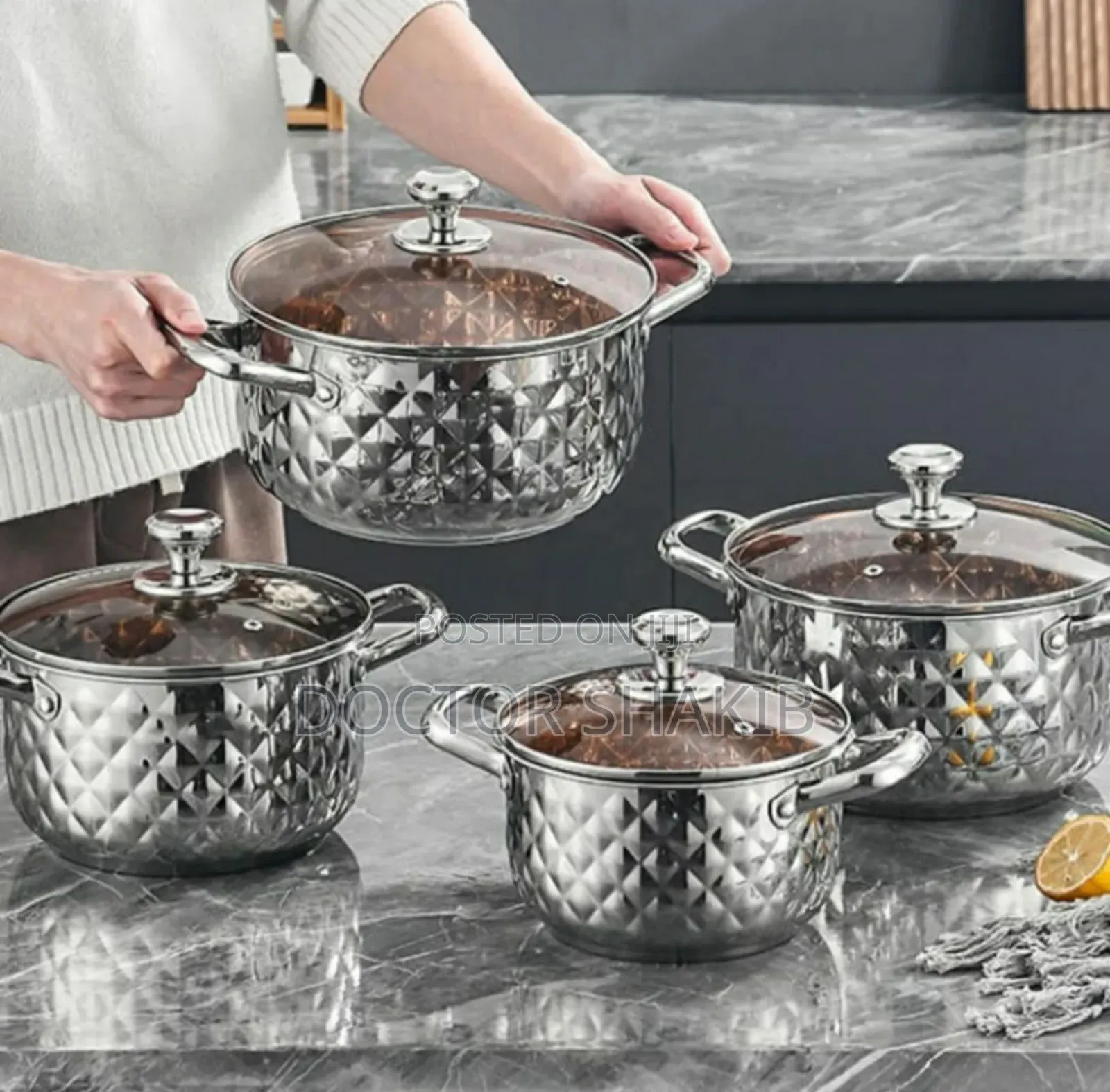 Strong Stainless Steel Diamond Pattern Cookware Set With Lids
