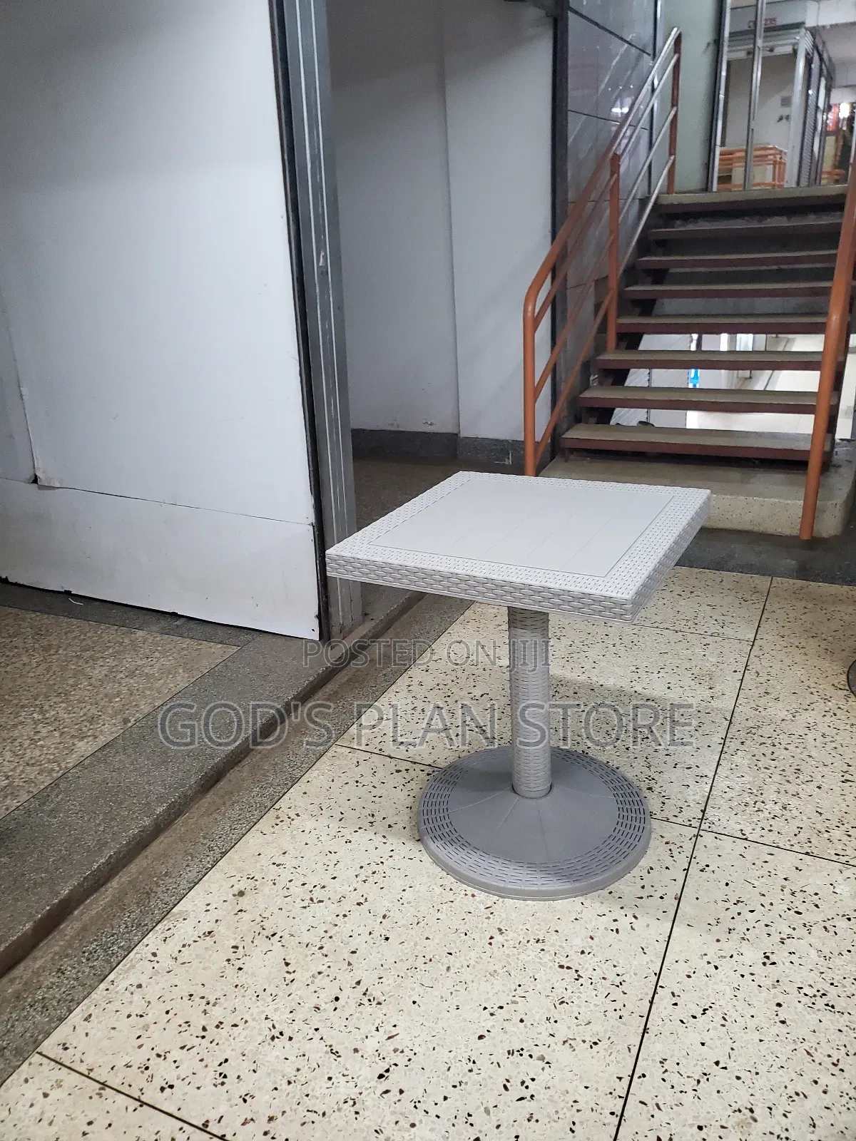 Plastic Tables Plastic Tables (Hotel,Bar,Restaurant)