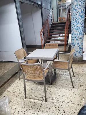 Max Plastic Table and Chairs for Restaurant and Garden