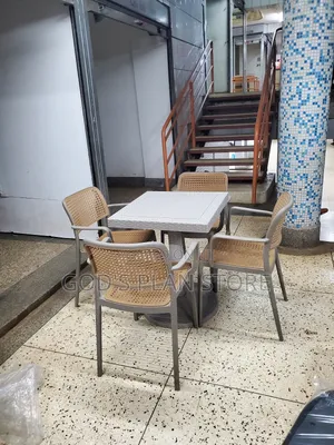 Max Plastic Table and Chairs for Restaurant and Garden