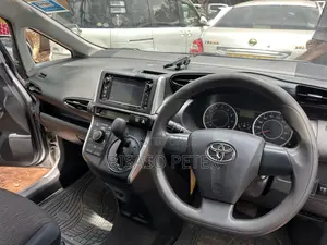 Toyota Wish 2010 Silver
