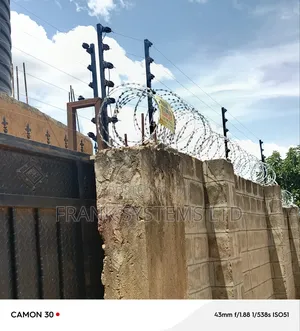 Electric Fence With Intrusion Alarm System