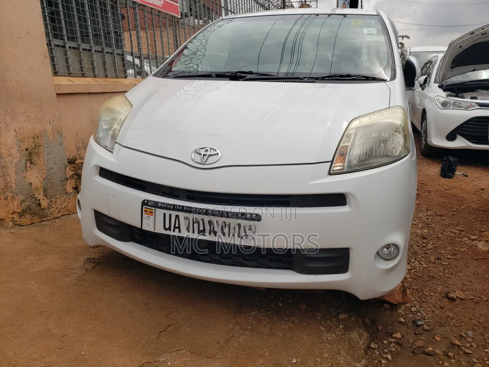 Toyota Passo Sette 1.5 AWD 2011 White