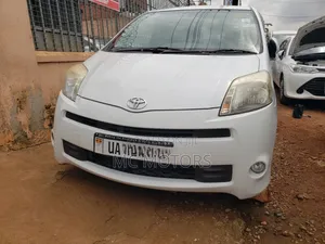 Toyota Passo Sette 1.5 AWD 2011 White