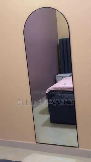 Skirting Seat Mirror