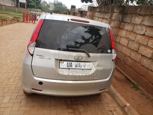 Toyota Passo Sette 1.5 AWD 2011 Silver