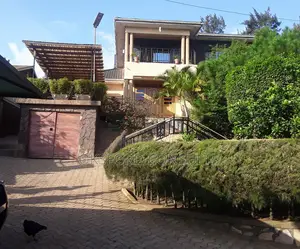 5bdrm House in Makindye for rent
