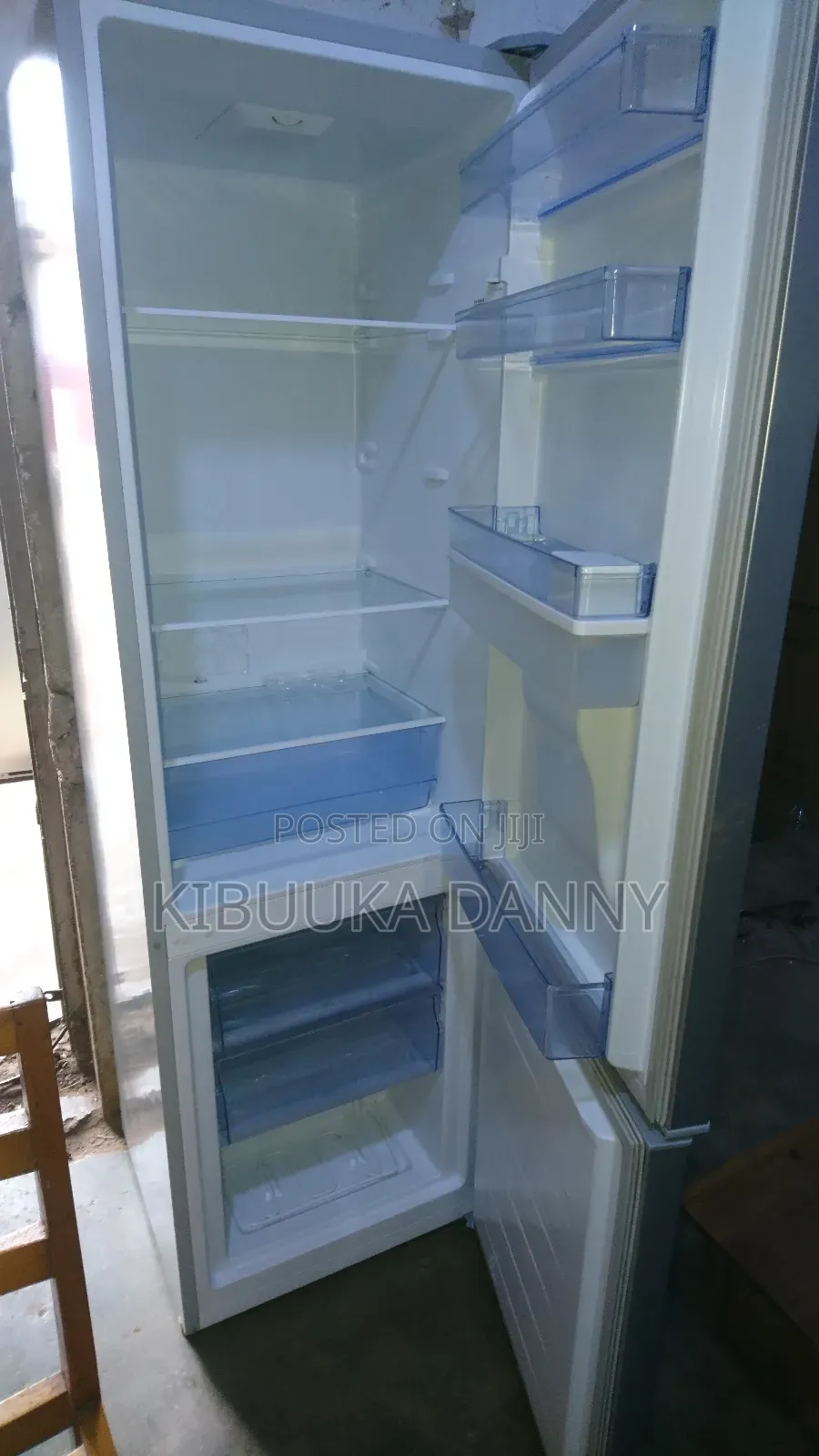Hisence 341l Fridge