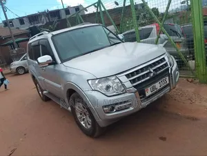 Mitsubishi Pajero 2010