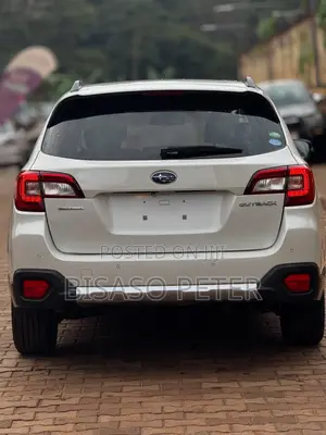 Subaru Outback 2.5i Premium AWD 2017 White