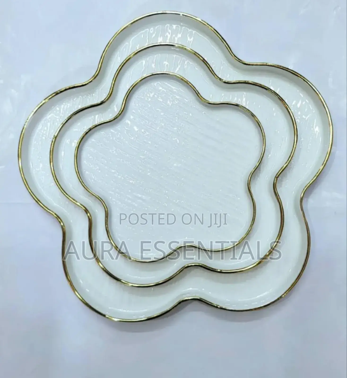 3pcs Ceramic Flower Inspired Plates With Gold Rims