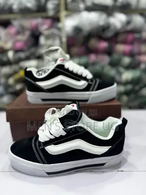 Vans Knu Skool Black and White
