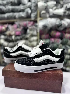 Vans Knu Skool Black and White