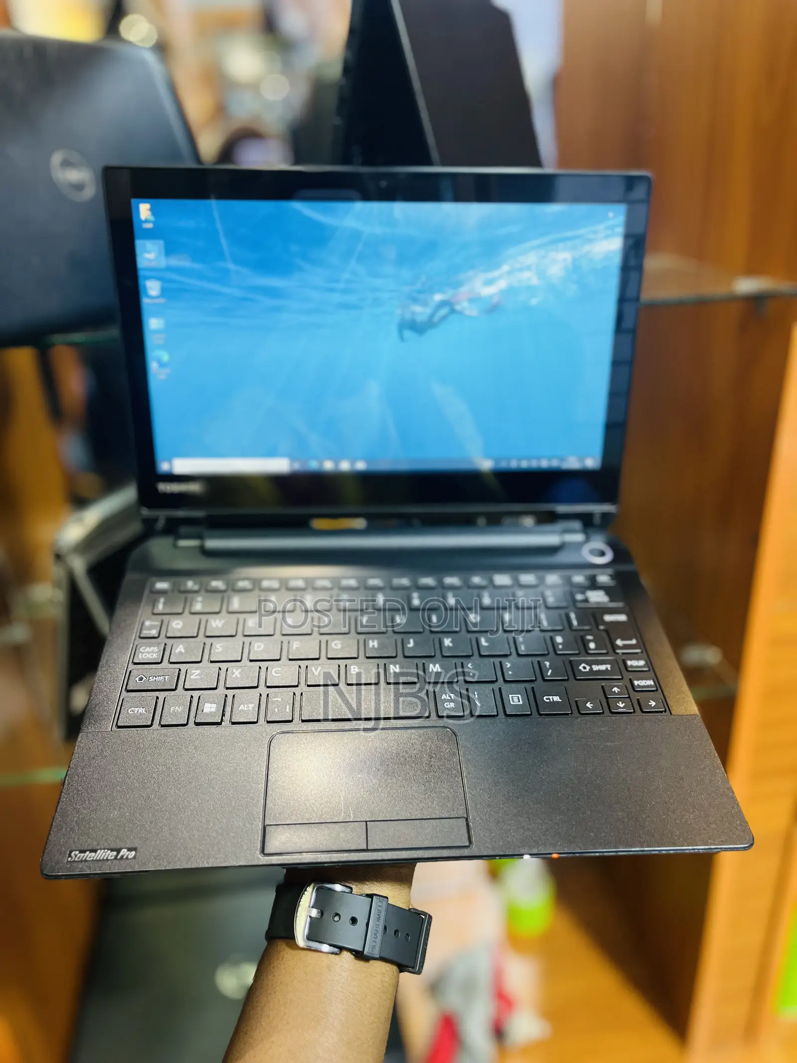 Laptop Toshiba 4GB Intel Celeron HDD 160GB